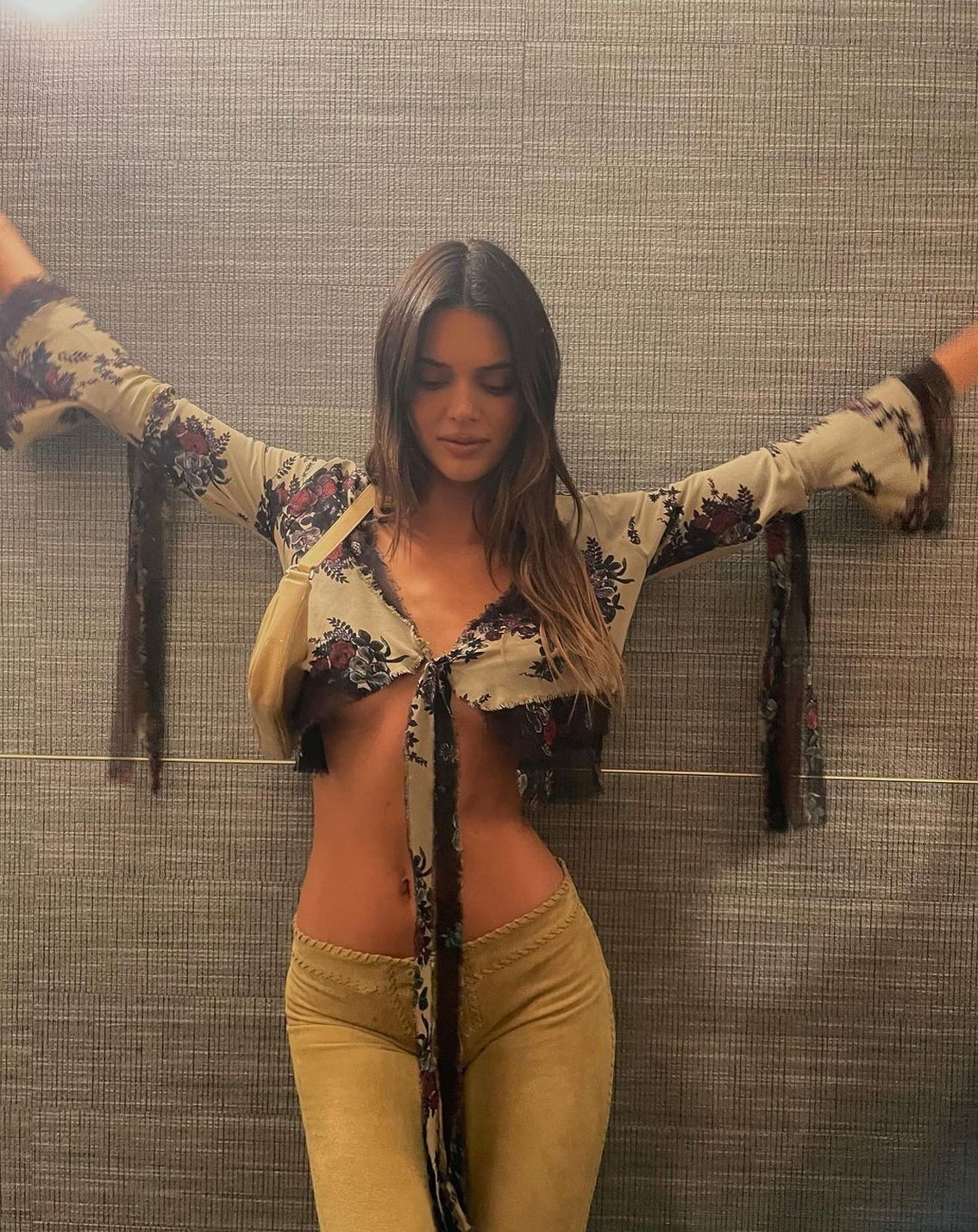 kendall-jenner-sexy-presentation-818-tequila-thefappening-cfd-17 Kendall Jenner Sexy 818