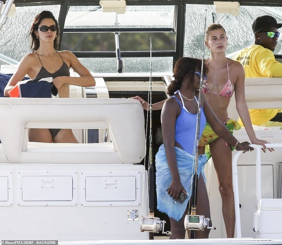 kendall-jenner-sexy-thefappening-cfd-2-1 kendall jenner sexy thefappening cfd 2 1