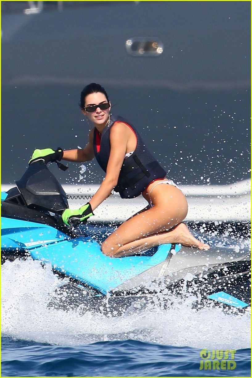 kendall-jenner-tight-bikini-10 kendall jenner tight bikini 10
