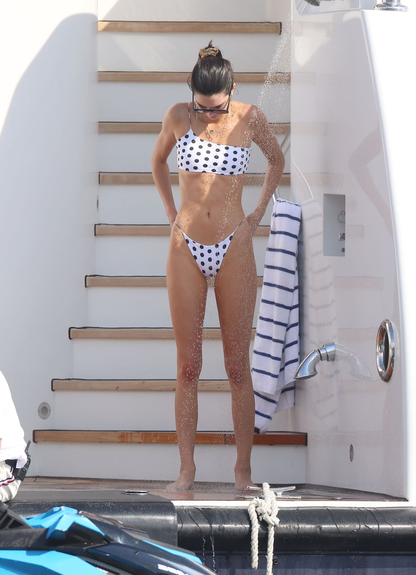 kendall-jenner-tight-bikini-12 kendall jenner tight bikini 12