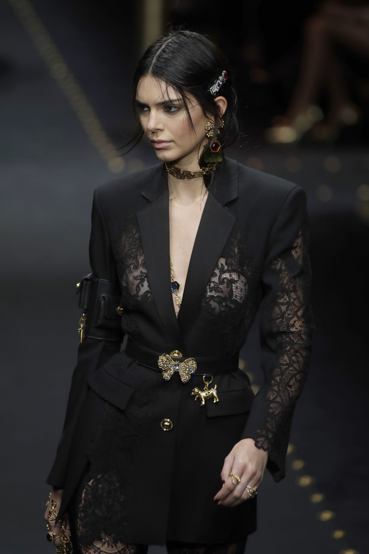 kendall-jenner-tits-catwalk-2 kendall jenner tits catwalk 2