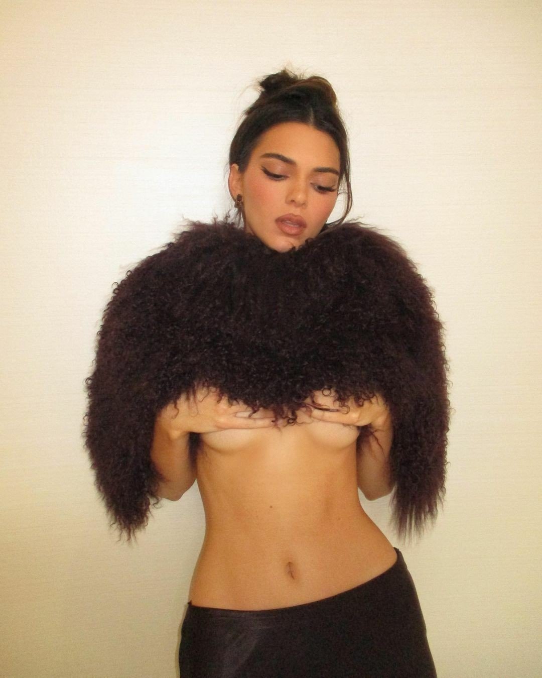 kendall-jenner-underboobs-thefappening-cfd-8-1 Kendall Jenner Underboobs