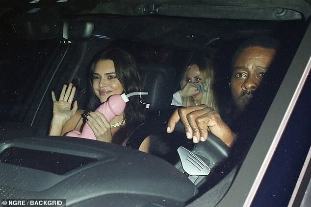 kendall-jenner-with-penis-in-her-hands-1 Kendall Jenner With Penis In Her Hands