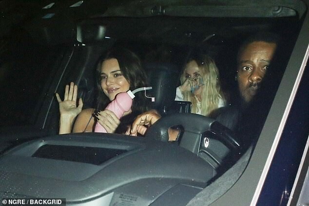 kendall-jenner-with-penis-in-her-hands-2-1 Kendall Jenner Penis Bottle