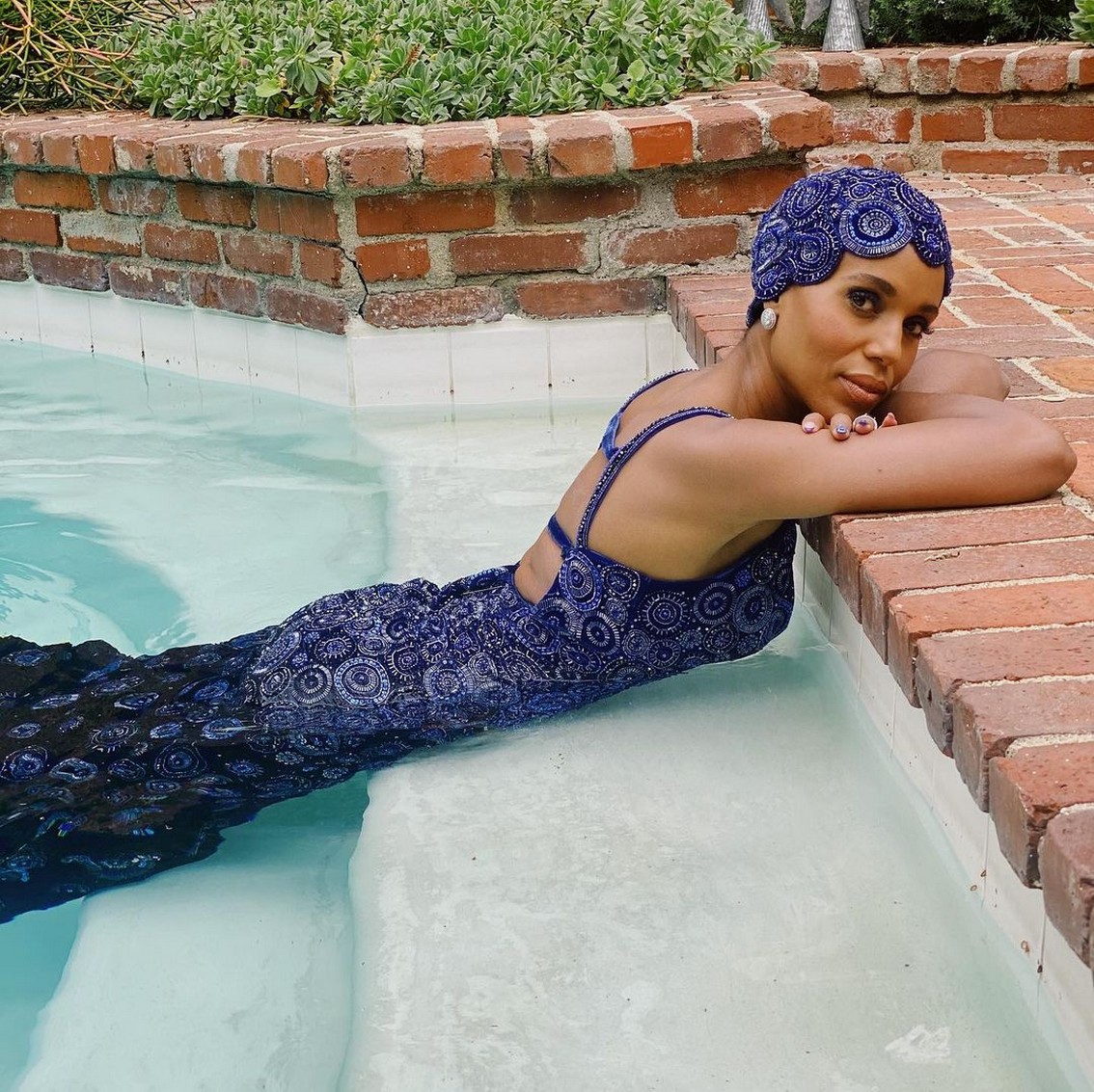 kerry-washington-sexy-at-2021-sag-awards-thefappening-cfd-3 Kerry Washington SAG Pool Jump