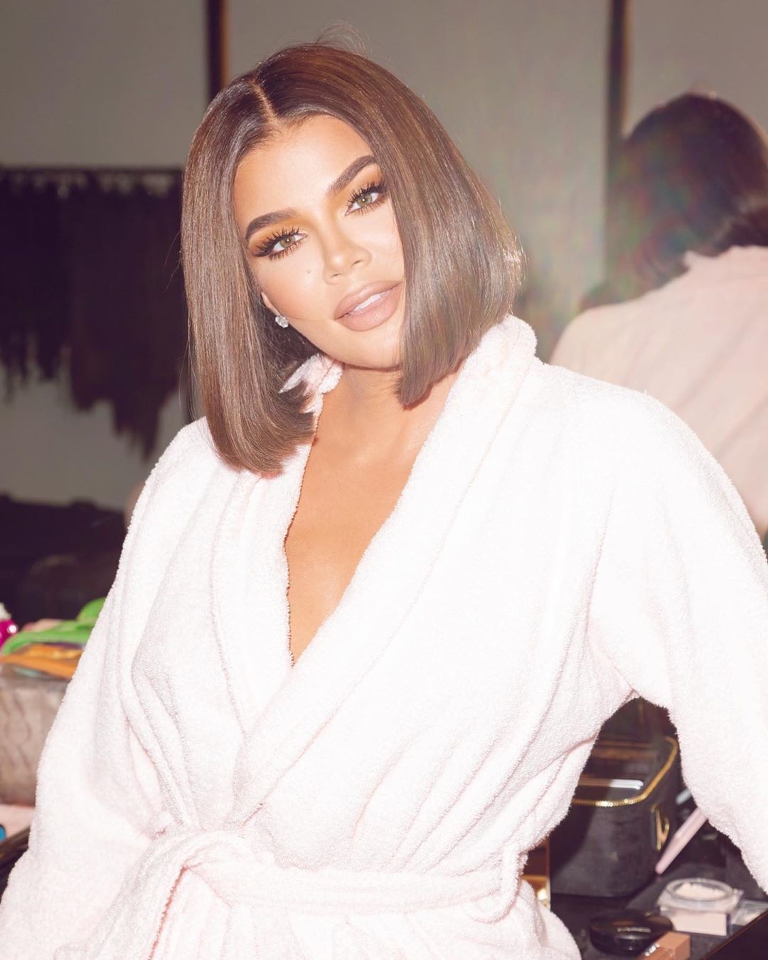 khloe-kardashian-showed-off-her-slim-waist-thefappeningpro-5 khloe kardashian showed off her slim waist thefappeningpro 5