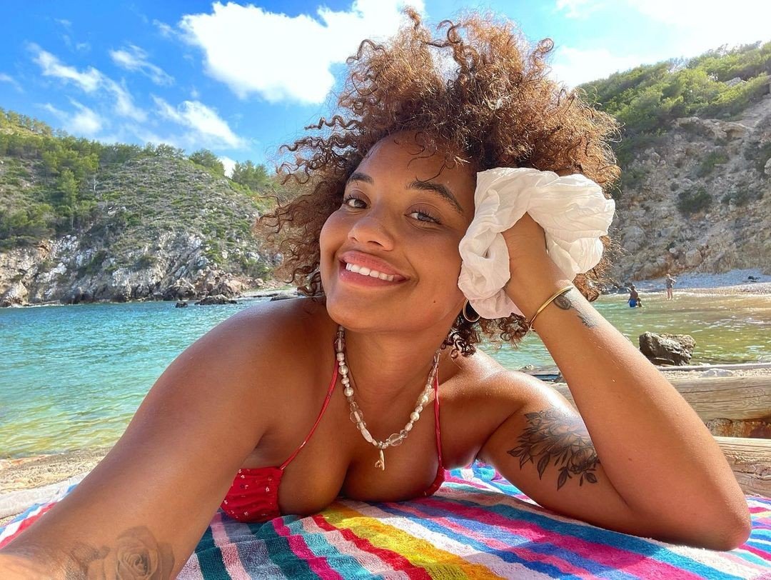 kiersey-clemons-bikini-thefappening-cfd-8 Kiersey Clemons Bikini Selfie