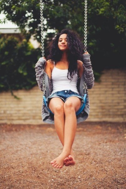 kiersey-clemons-feet-thefappening-cfd-2 Kiersey Clemons Barefoot