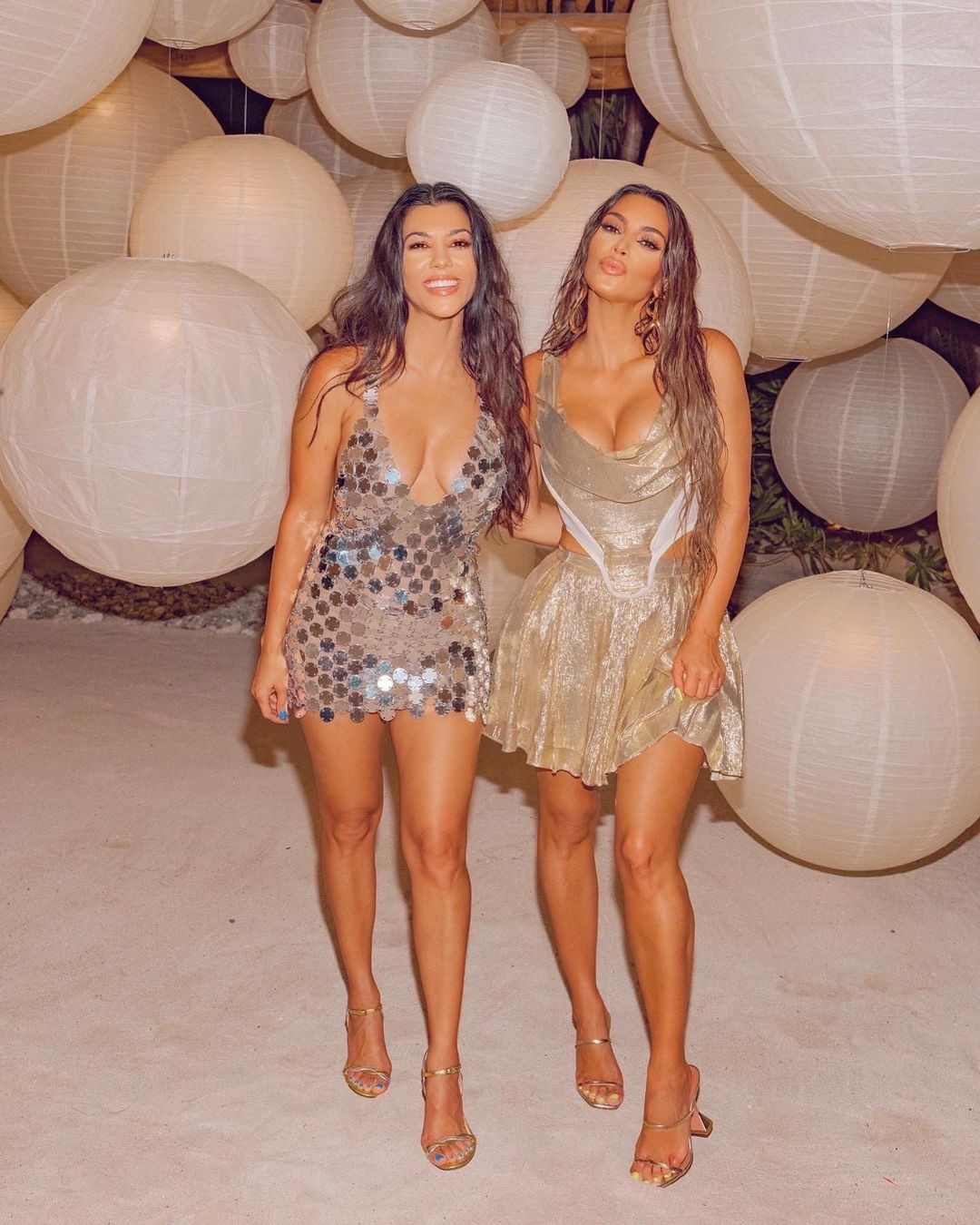 kim-and-kourtney-kardashian-sexy-thefappening-cfd-8 kim and kourtney kardashian sexy thefappening cfd 8