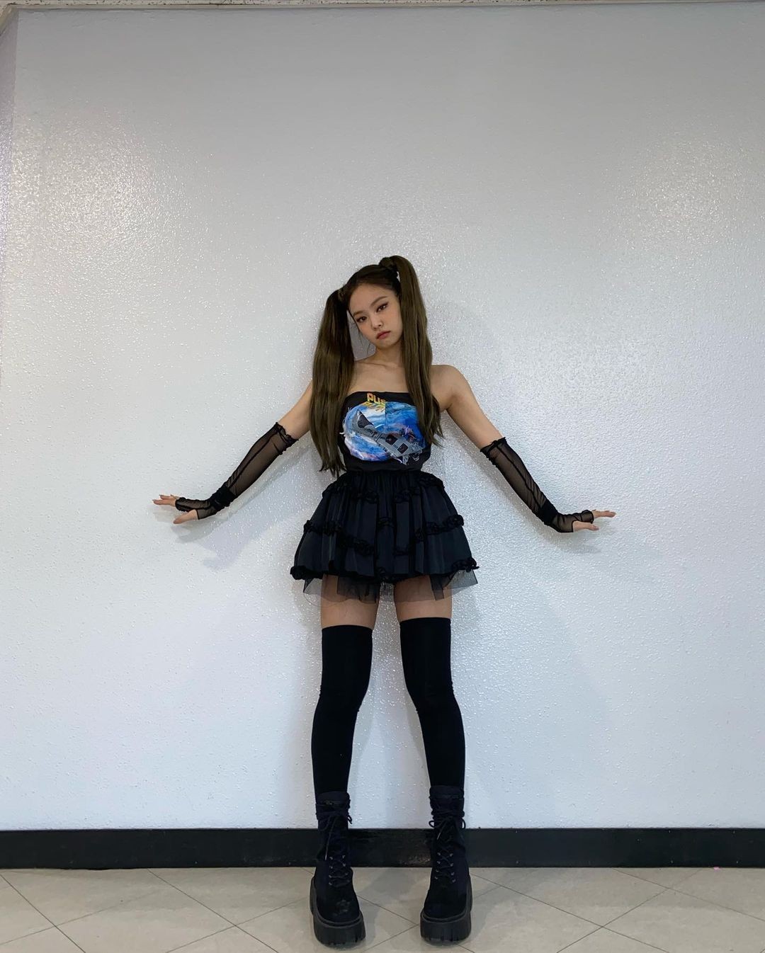 kim-jennie-leggy-thefappening-cfd-6 Jennie Kim In Stockings