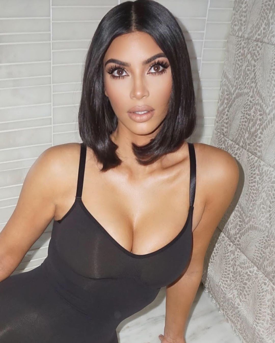 kim-kardashian-and-winnie-harlow-sexy-3 Kim Kardashian Sexy