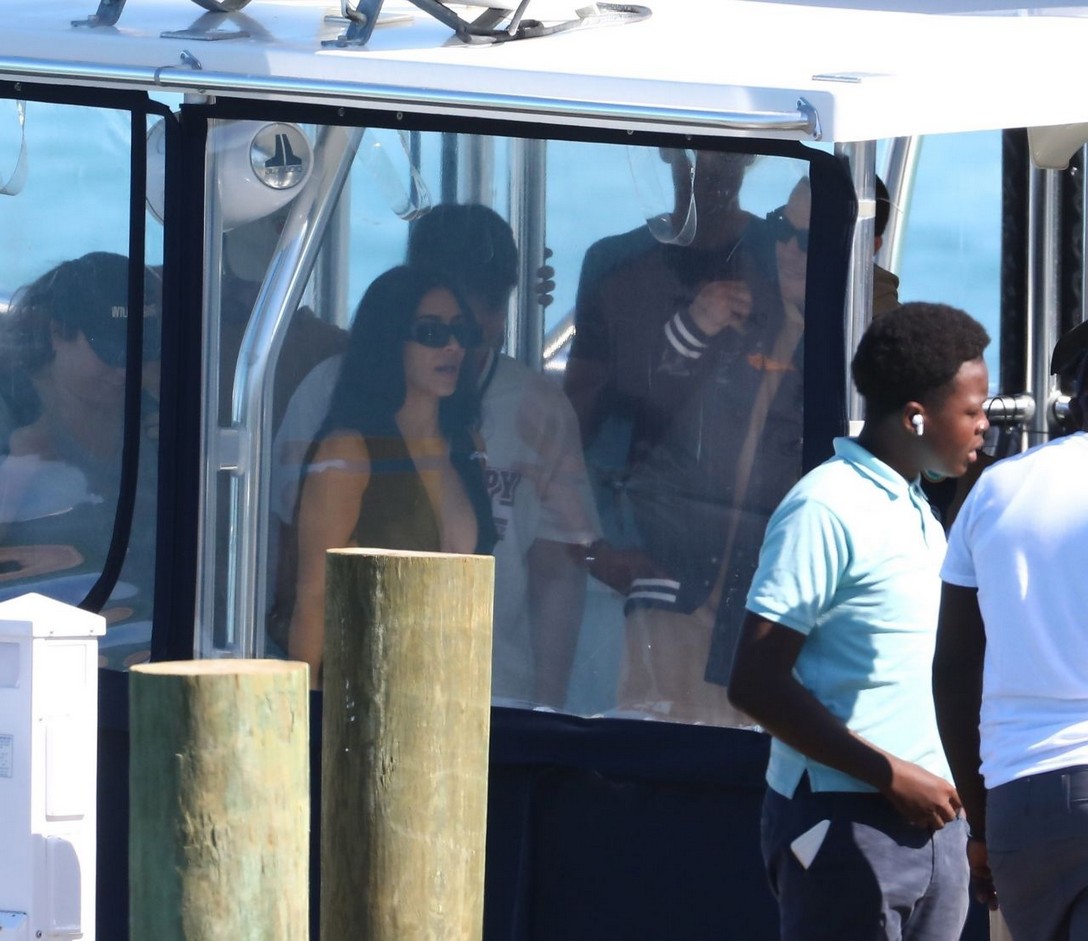 kim-kardashian-cleavage-thefappening-cfd-1 kim kardashian cleavage thefappening cfd 1