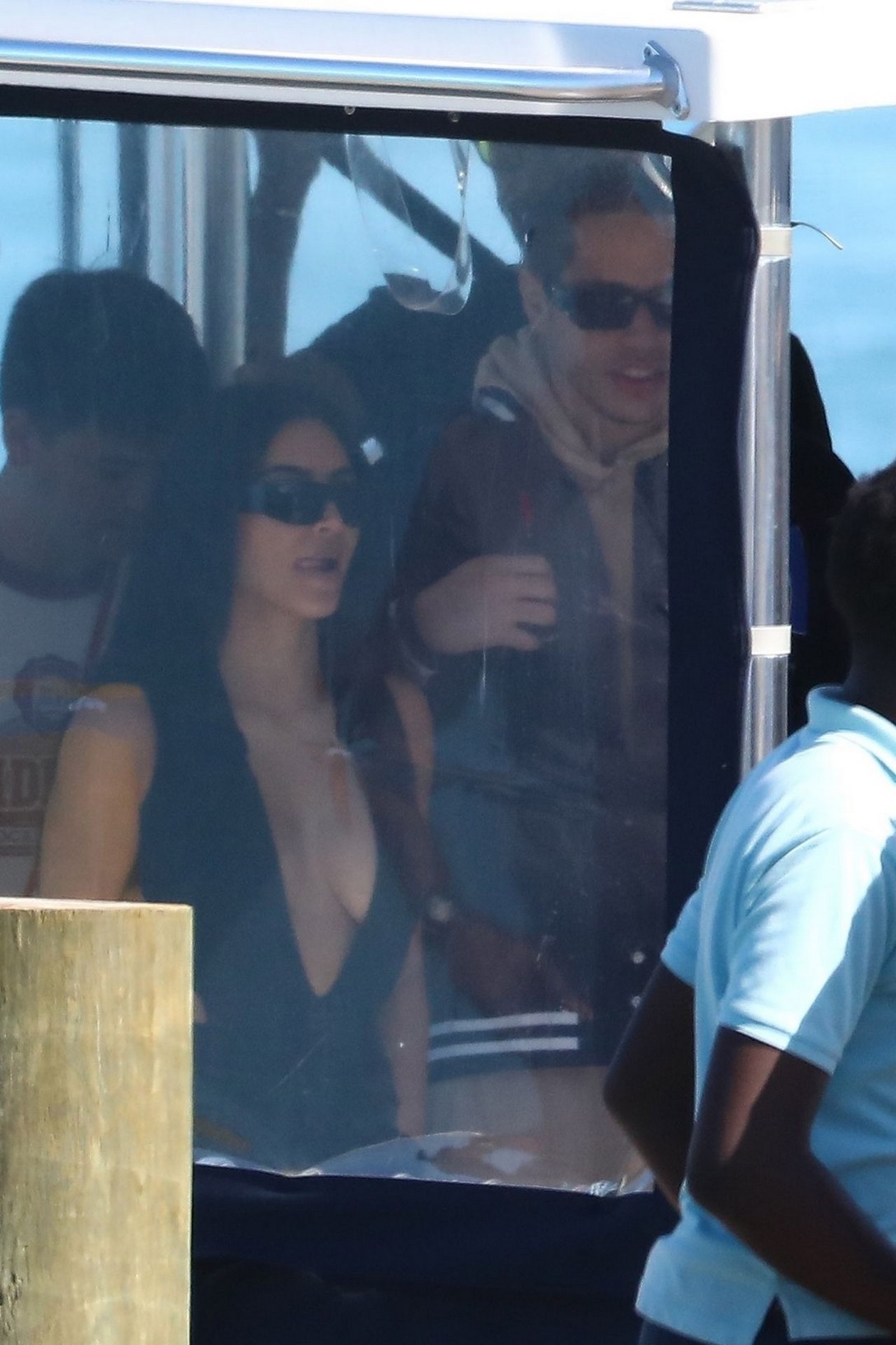 kim-kardashian-cleavage-thefappening-cfd-3 kim kardashian cleavage thefappening cfd 3