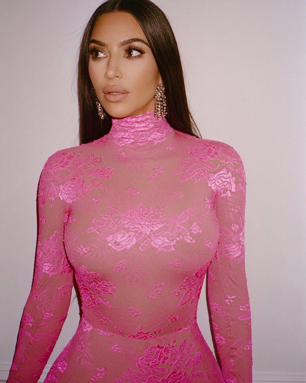 kim-kardashian-hot-pre-halloween-look-thefappening-cfd-4 Kim Kardashian Sexy