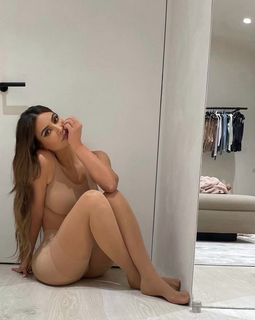 kim-kardashian-in-a-caramel-skims-home-suit-thefappening-cfd-1 kim kardashian in a caramel skims home suit thefappening cfd 1