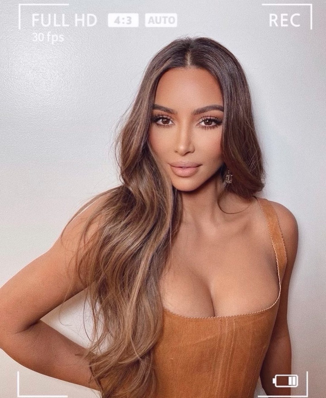 kim-kardashian-in-a-caramel-skims-home-suit-thefappening-cfd-5 Kim Kardashian's Tits