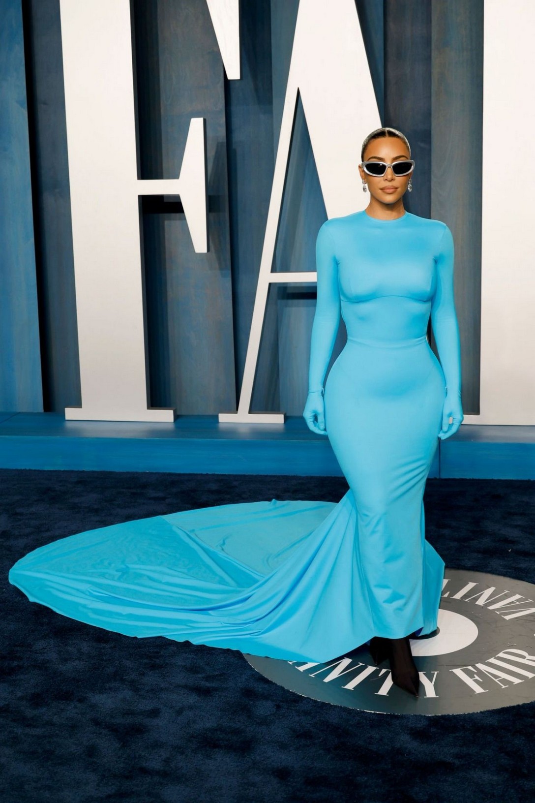 kim-kardashian-in-tight-dress-at-2022-vanity-fair-oscar-party-thefappening-pro-7 kim kardashian in tight dress at 2022 vanity fair oscar party thefappening pro 7