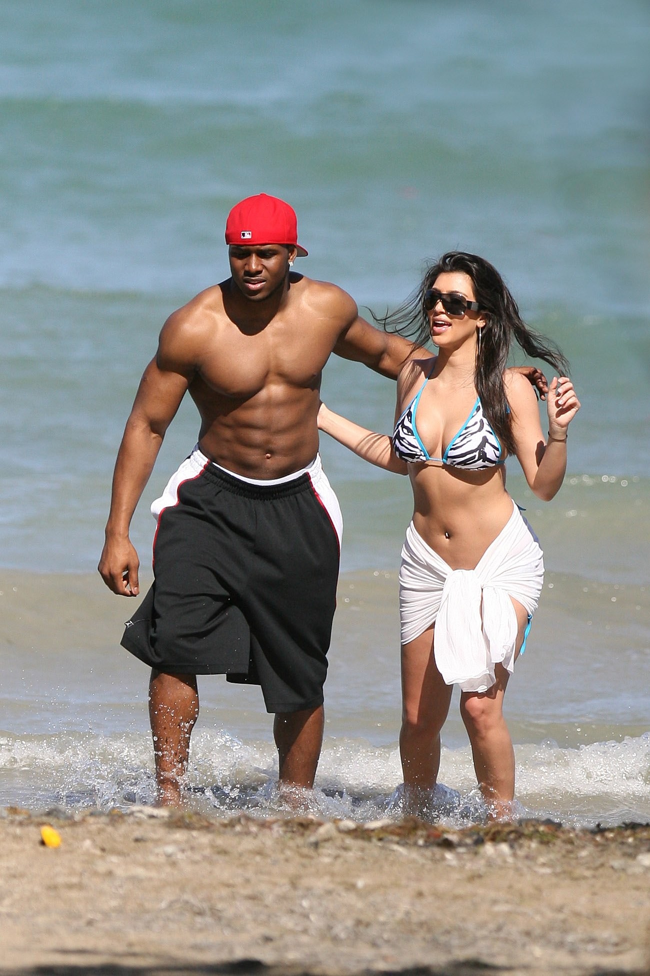 kim-kardashian-sexy-bikini-3 kim kardashian sexy bikini 3
