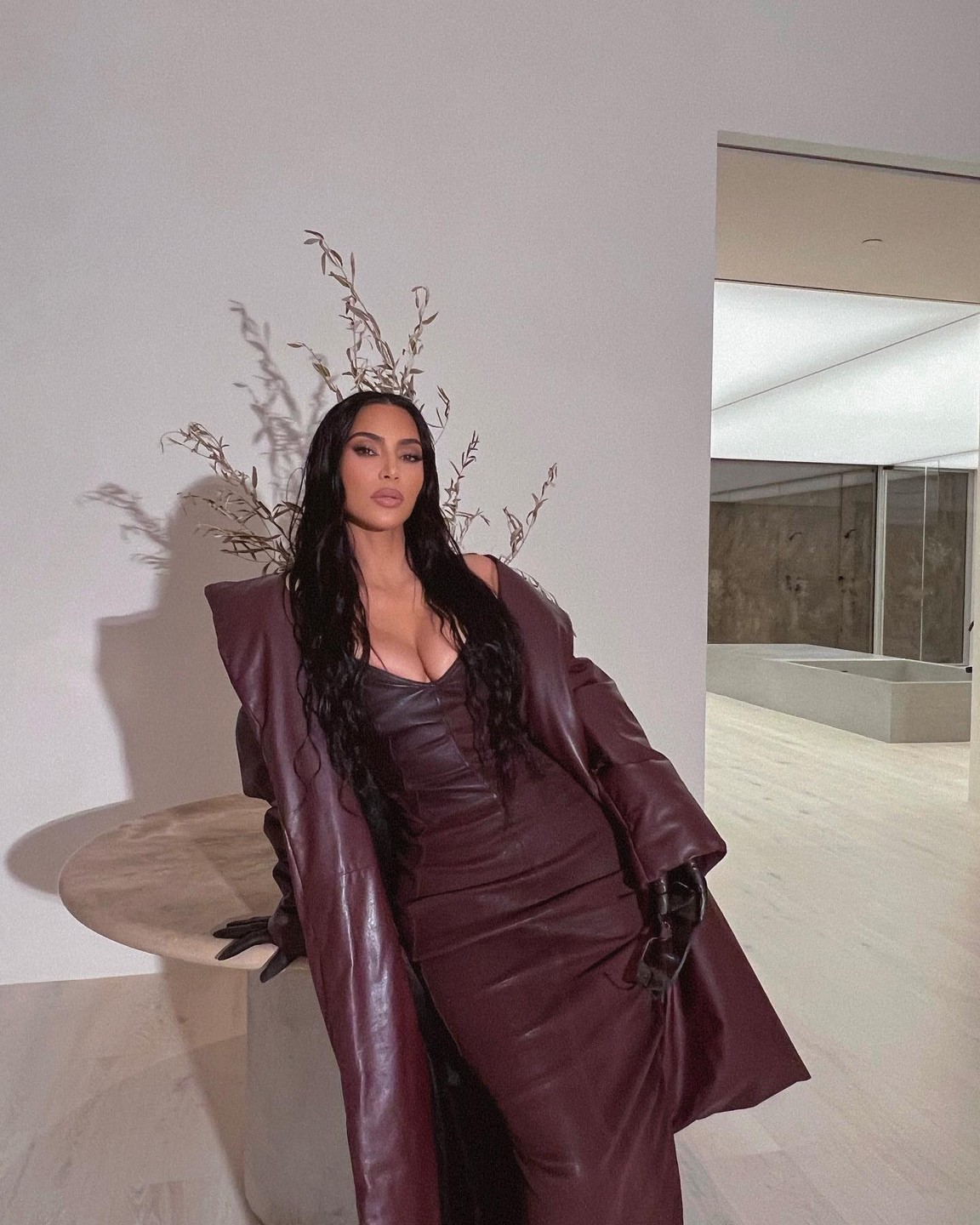 kim-kardashian-sexy-cleavage-thefappening-cfd-2 Kim Kardashian Sexy
