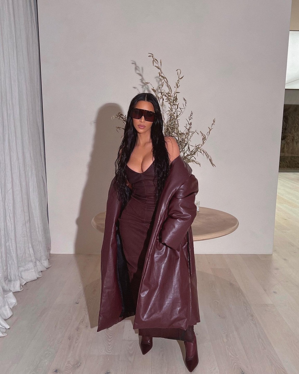 kim-kardashian-sexy-cleavage-thefappening-cfd-5-1 Kim Kardashian Boobs