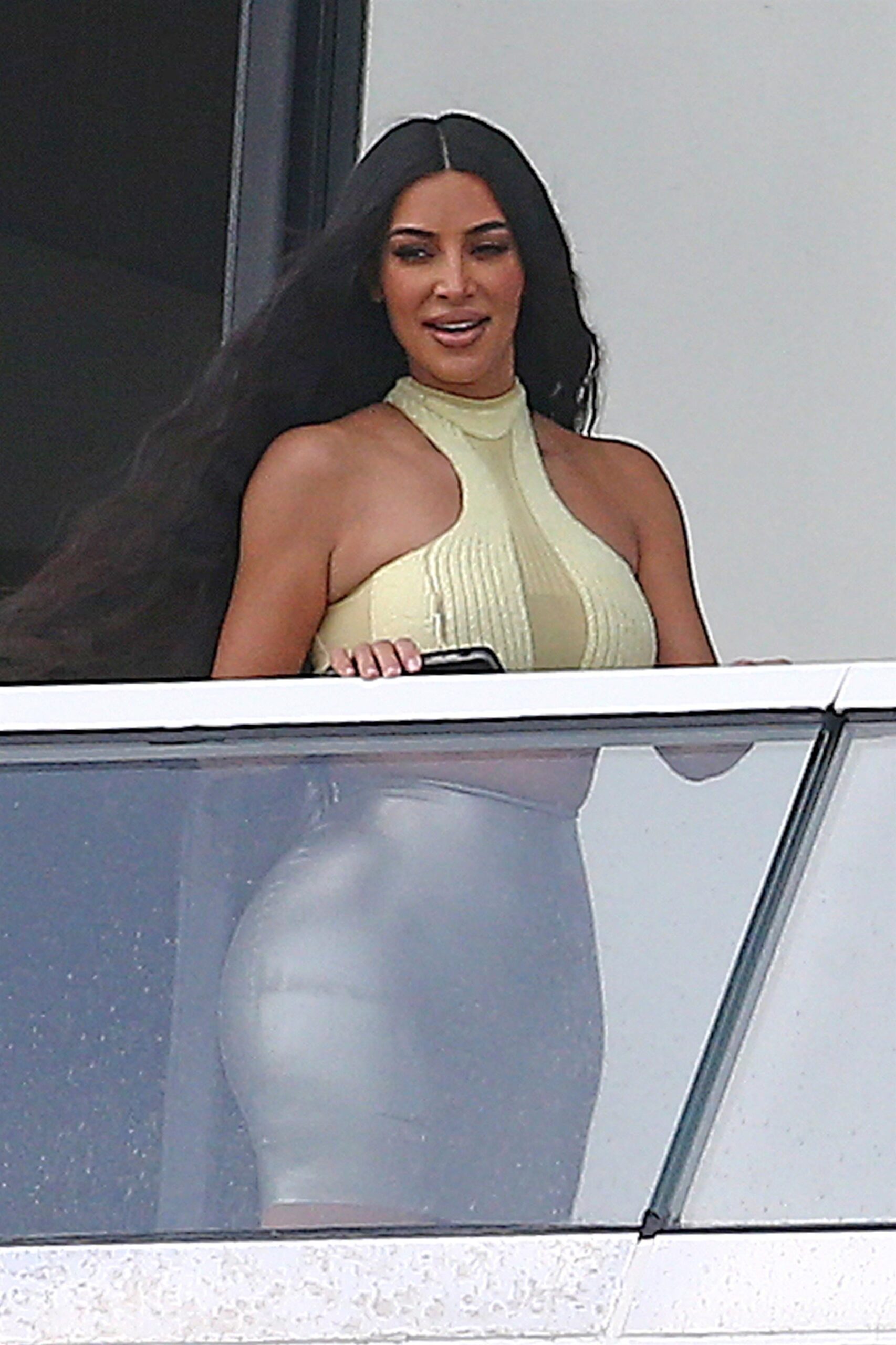 kim-kardashian-sexy-faena-house-31 kim kardashian sexy faena house 31 scaled