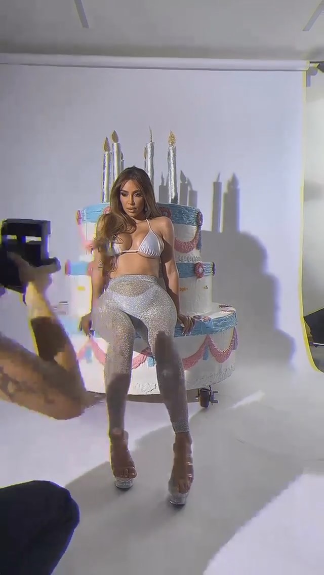 kim-kardashian-sexy-stripper-thefappeningpro-11 kim kardashian sexy stripper thefappeningpro 11
