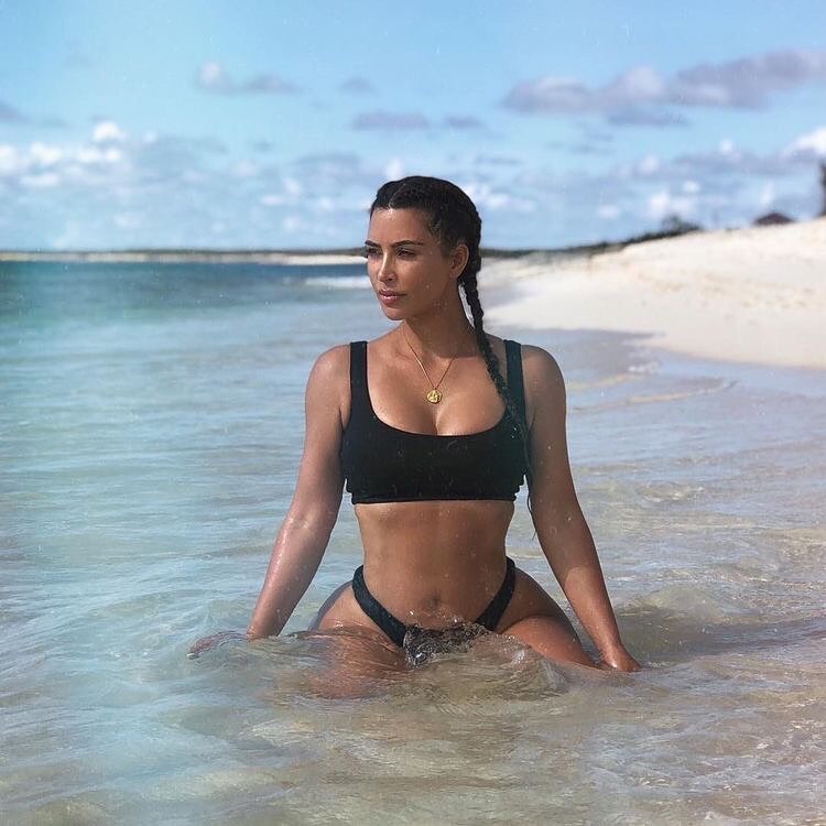 kim-kardashian-thin-waist-6 kim kardashian thin waist 6