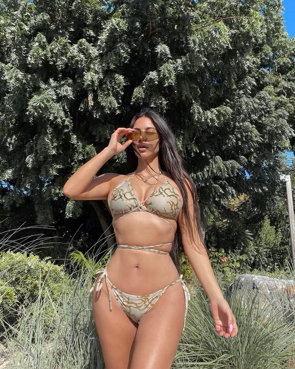 kim-kardashian-tiny-bikini-thefappening-cfd-3 kim kardashian tiny bikini thefappening cfd 3