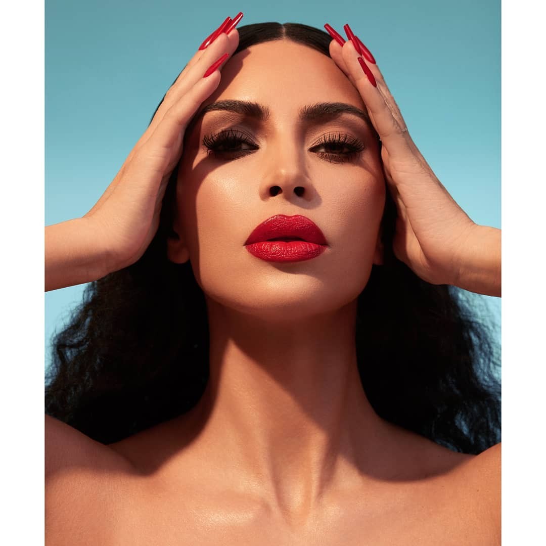 kim-kardashian-tits-2 kim kardashian tits 2