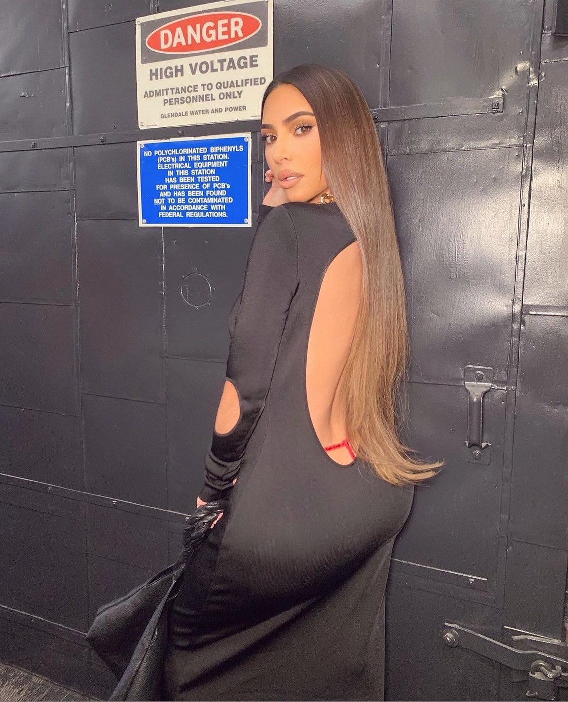 kim-kardashians-red-strings-in-givenchy-dress-thefappeningpro-3 kim kardashians red strings in givenchy dress thefappeningpro 3
