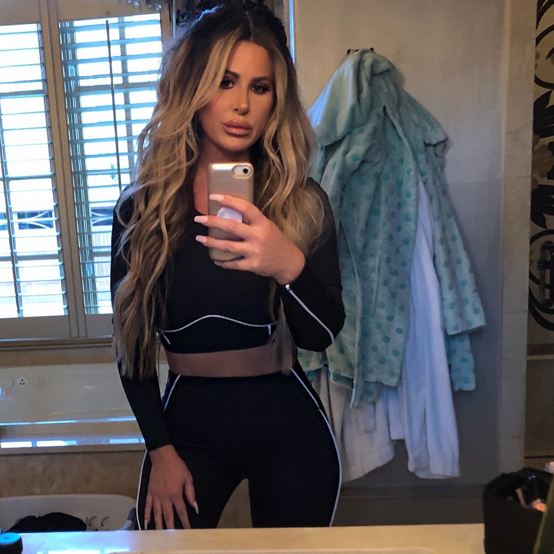 kim-zolciak-biermann-on-selfie-thefappening-cfd-9 kim zolciak biermann on selfie thefappening cfd 9
