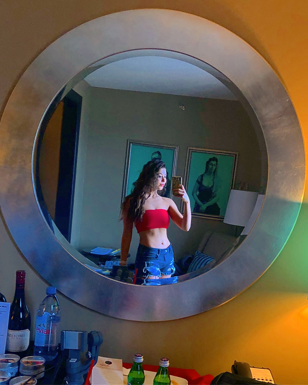 kira-kosarin-revealing-selfie-with-girls-11 kira kosarin revealing selfie with girls 11
