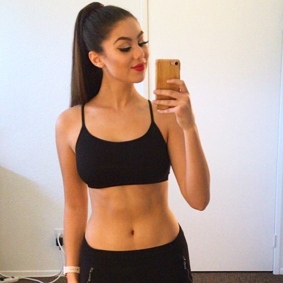kira-kosarin-revealing-selfie-with-girls-6 kira kosarin revealing selfie with girls 6