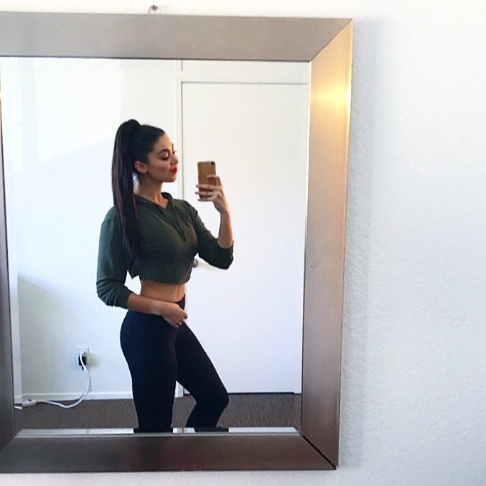 kira-kosarin-revealing-selfie-with-girls-7 kira kosarin revealing selfie with girls 7