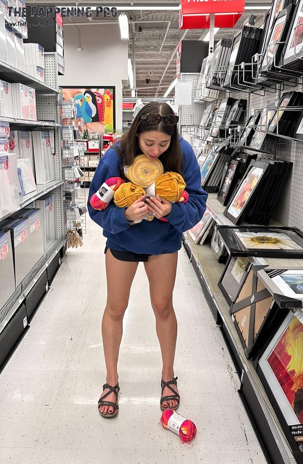 kira-kosarin-sexy-thefappening-cfd-2-1 Kira Kosarin Leggy