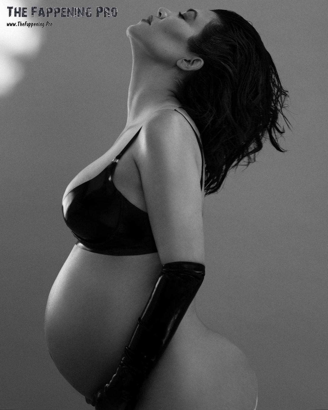 kourtney-kardashian-nude-pregnant-thefappening-cfd-2 Kourtney Kardashian Naked Pregnant