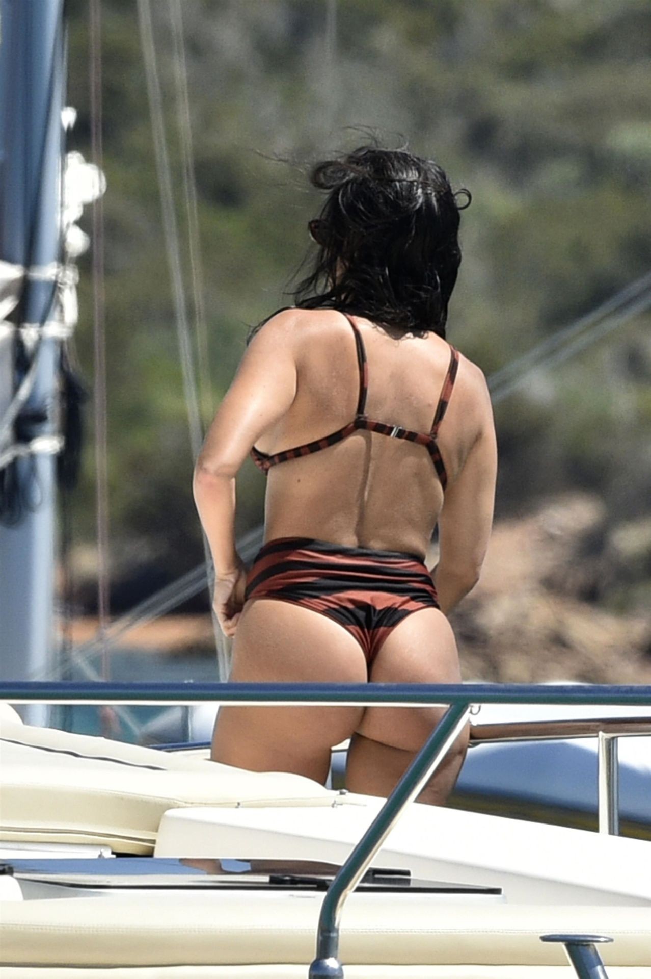kourtney-kardashian-sexy-ass-thefappening-cfd-12 Kourtney Kardashian Bikini