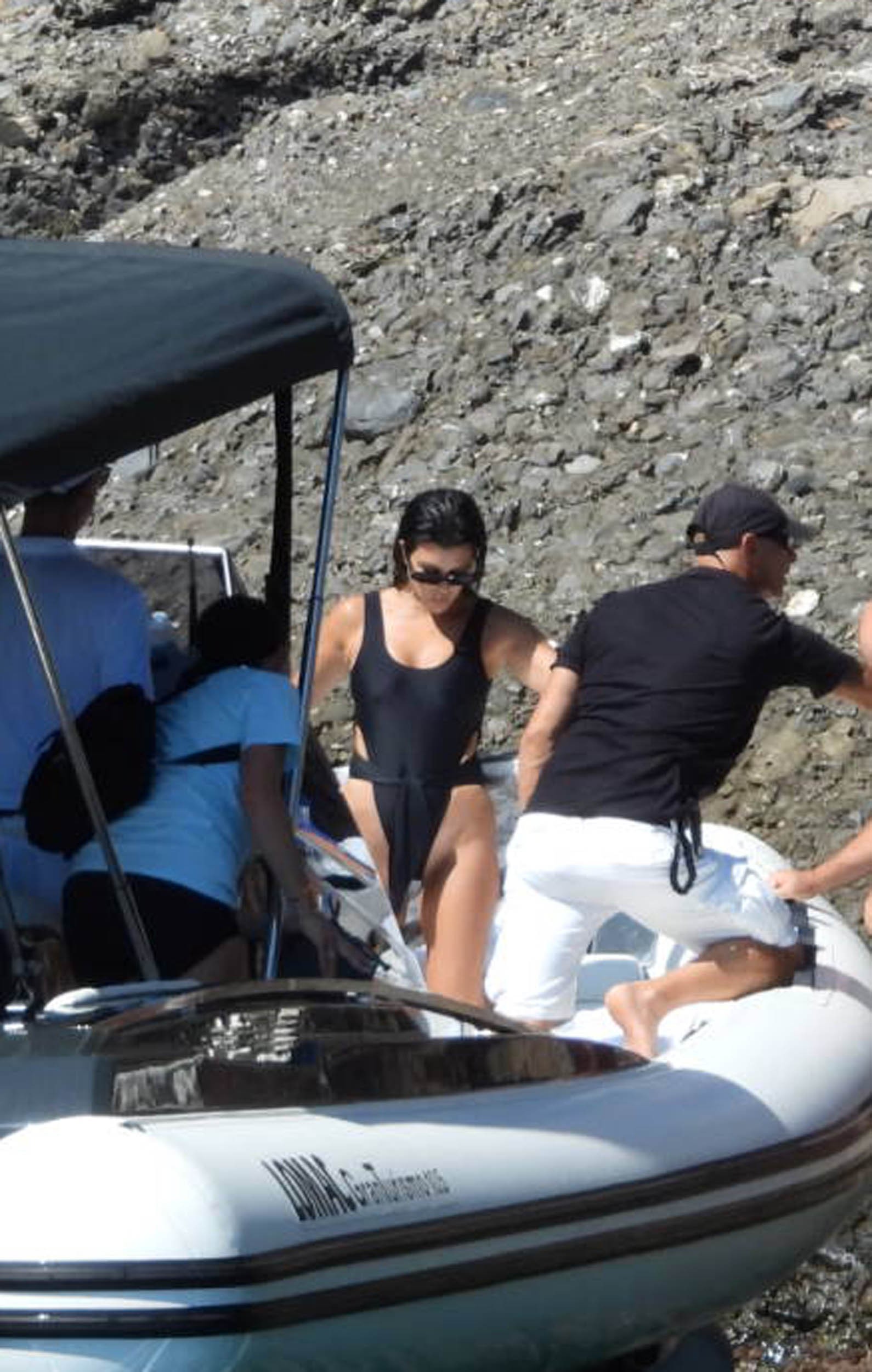 kourtney kardashian sexy ass thefappening cfd 16 1