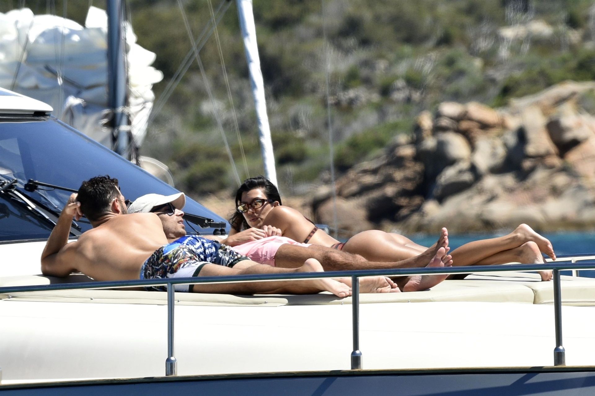 kourtney-kardashian-sexy-ass-thefappening-cfd-2 Kourtney Kardashian Tits
