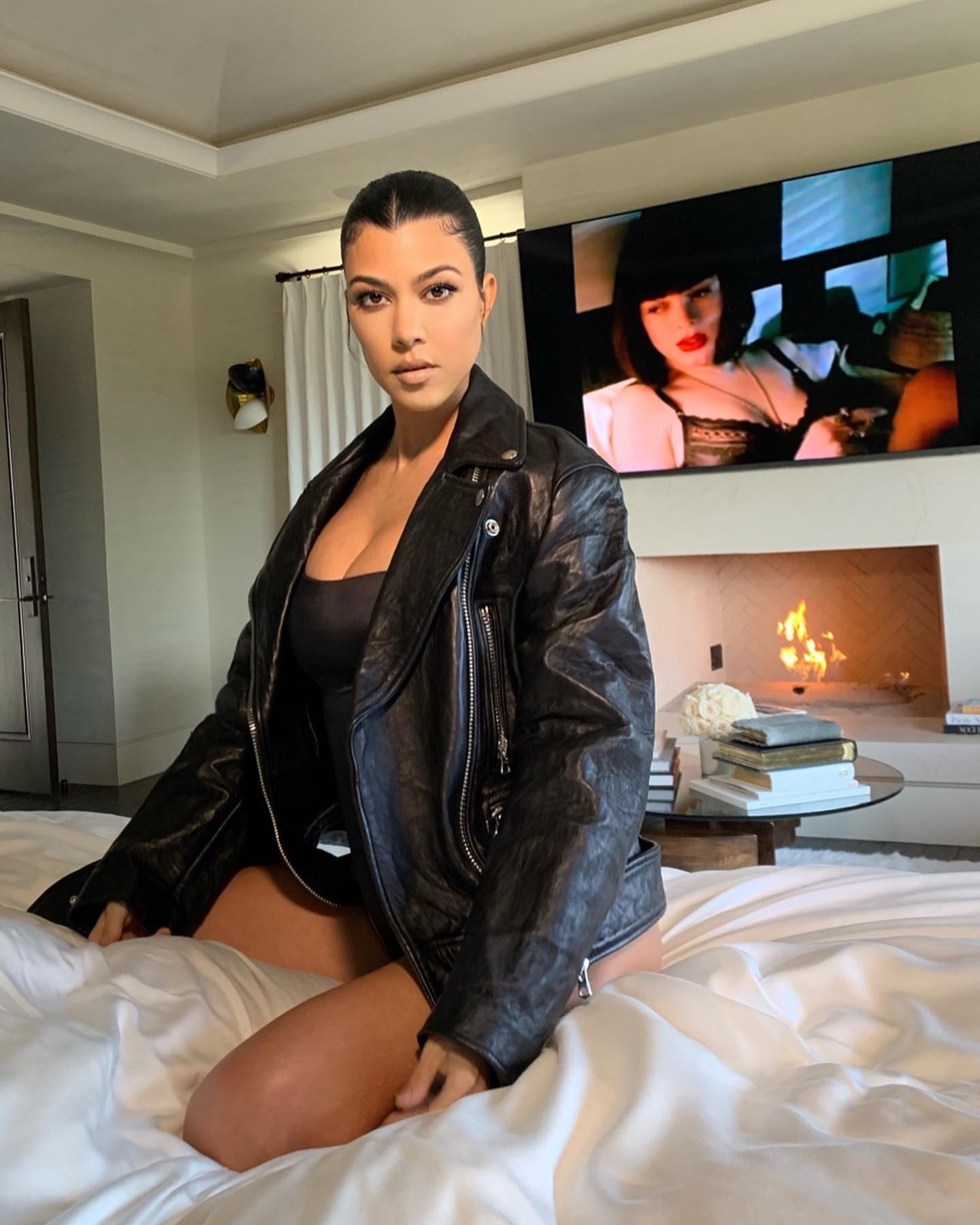 kourtney-kardashian-sexy-early-2020-thefappening-pro-12 Kourtney Kardashian Sexy in early 2020