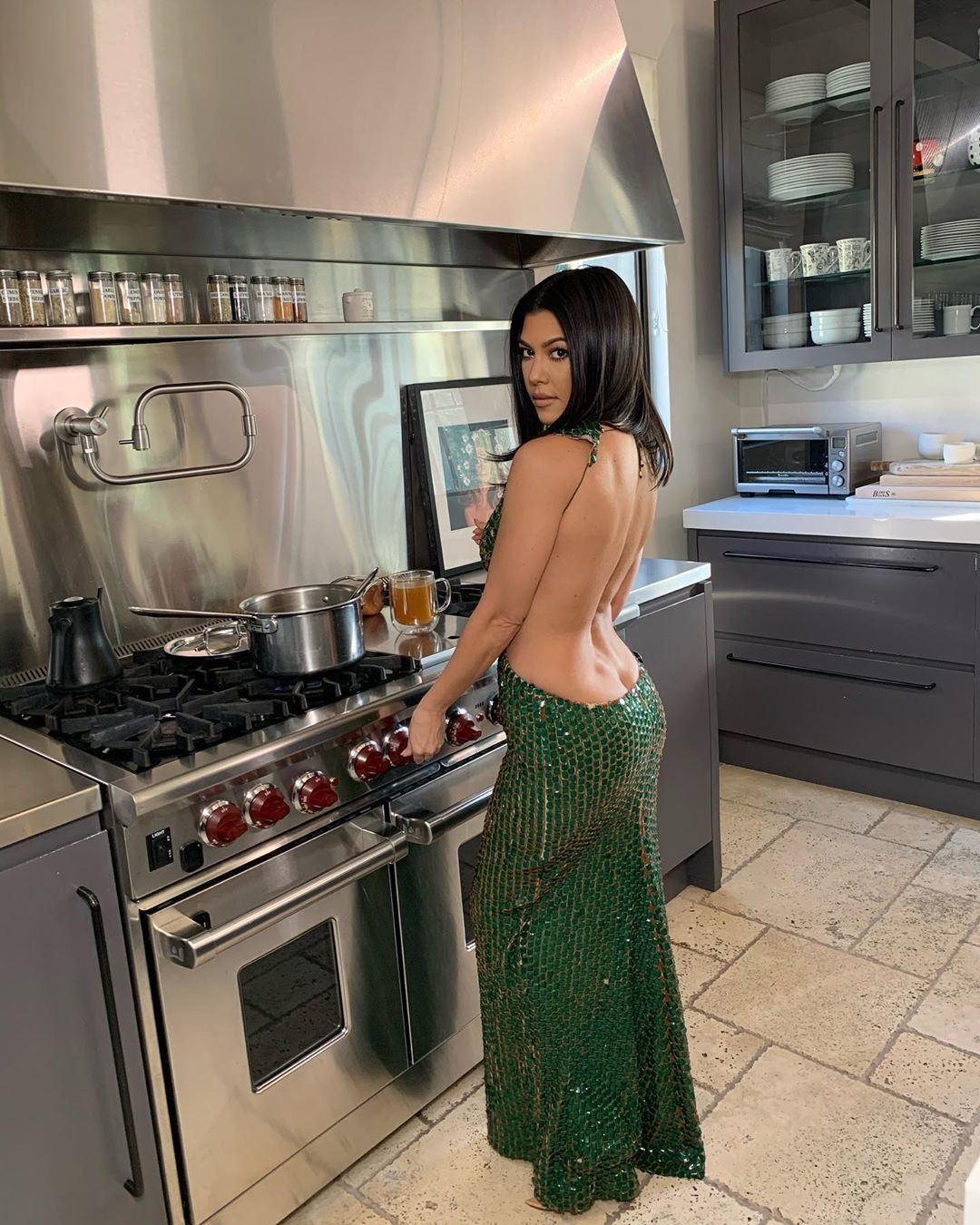 kourtney-kardashian-sexy-early-2020-thefappening-pro-18 Kourtney Kardashian Sexy ass in the kitchen