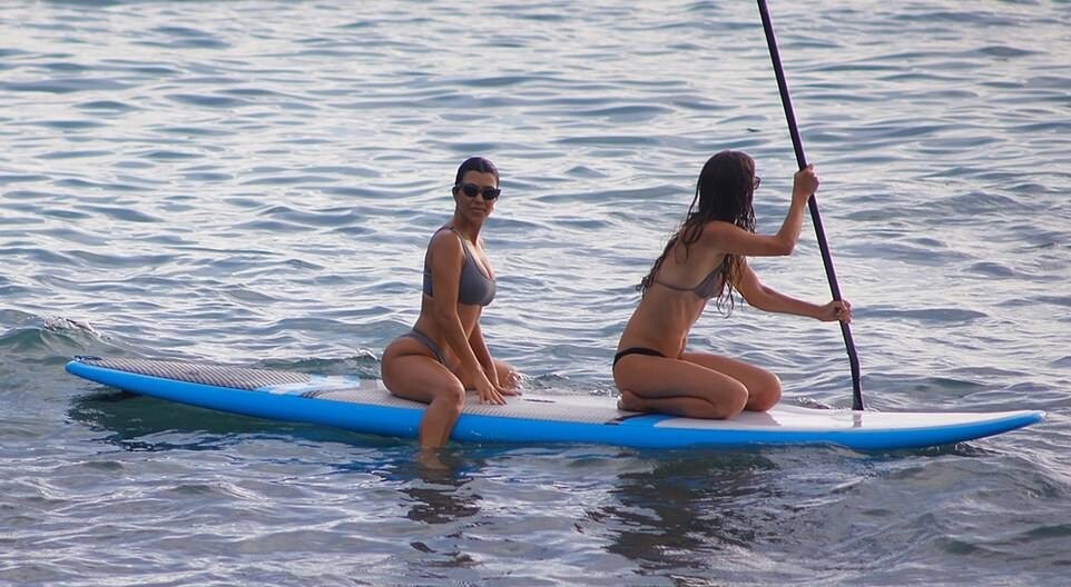 kourtney-kardashian-sexy-in-costa-rica-11 kourtney kardashian sexy in costa rica 11