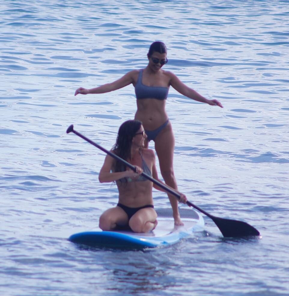 kourtney-kardashian-sexy-in-costa-rica-16 kourtney kardashian sexy in costa rica 16