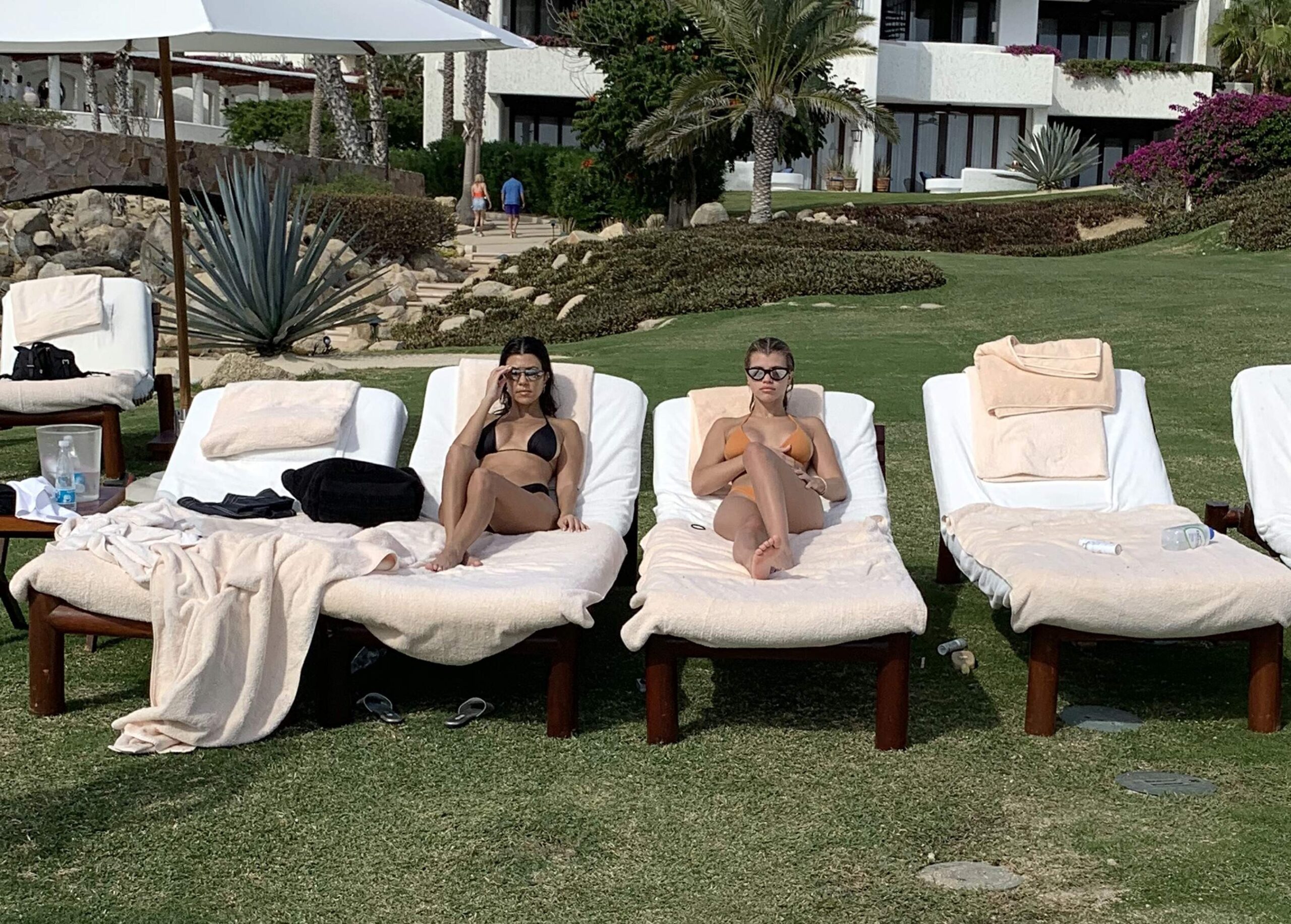 kourtney-kardashian-sofia-richie-bikini-11 kourtney kardashian sofia richie bikini 11 scaled