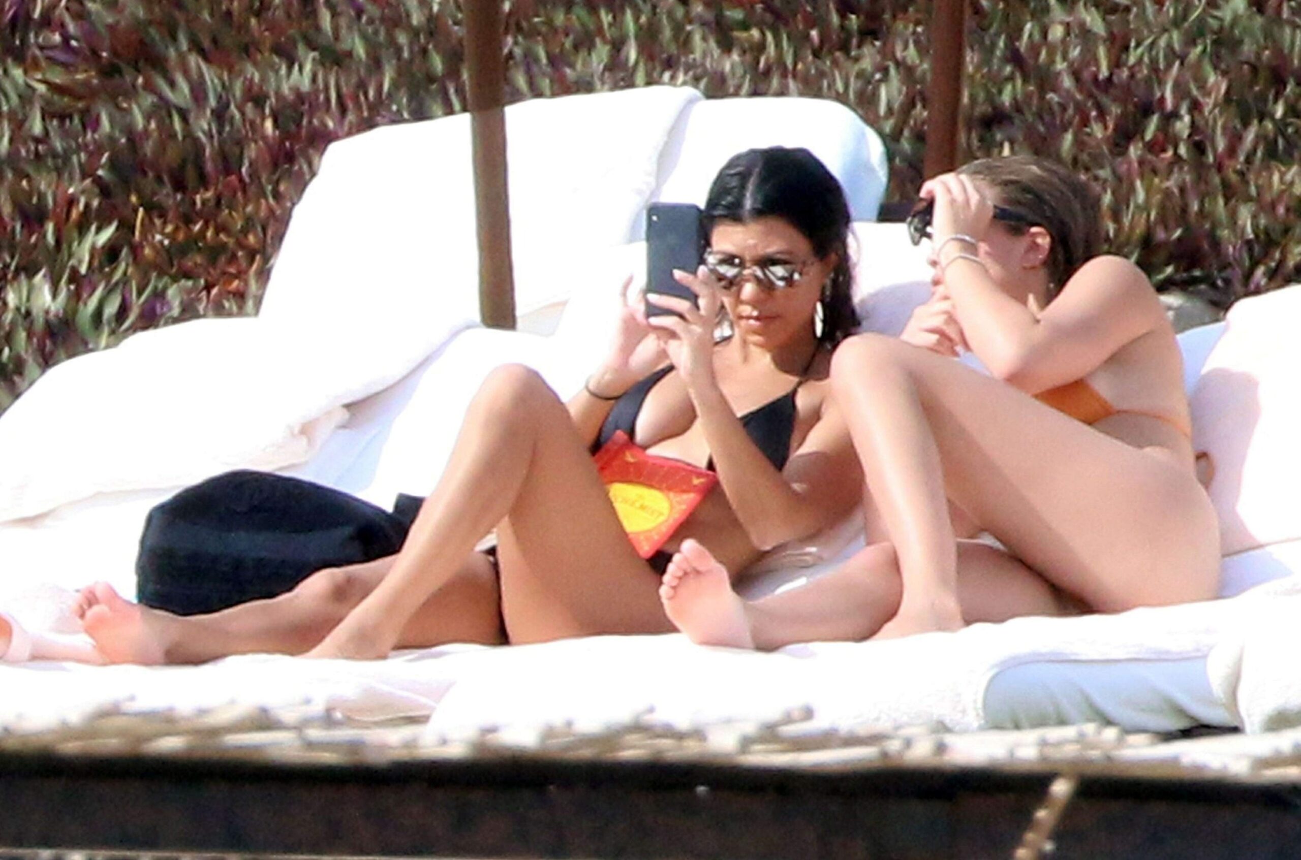 kourtney-kardashian-sofia-richie-bikini-13 kourtney kardashian sofia richie bikini 13 scaled