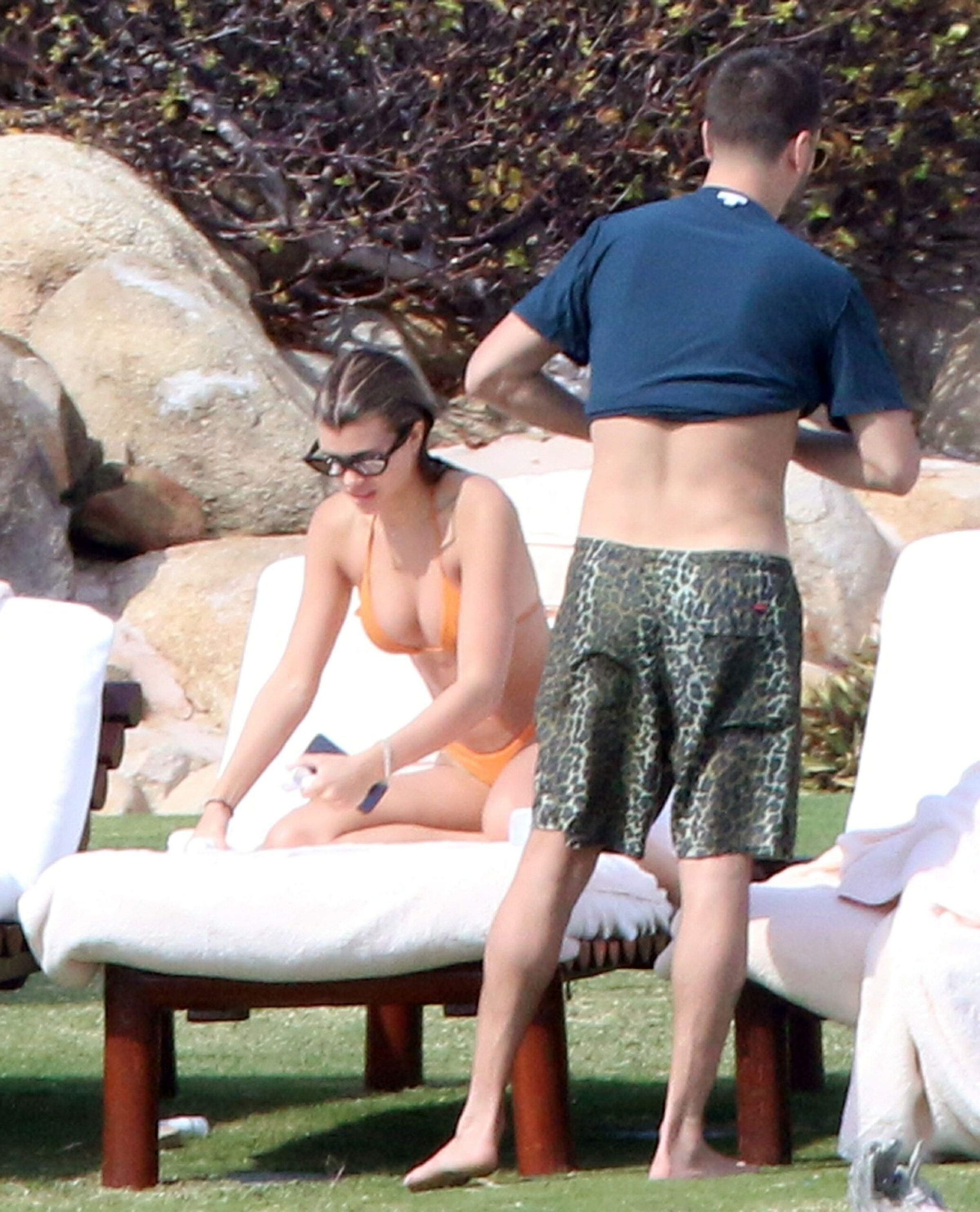 kourtney-kardashian-sofia-richie-bikini-22 kourtney kardashian sofia richie bikini 22 scaled