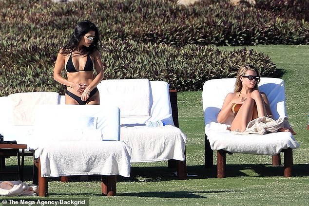 kourtney-kardashian-sofia-richie-bikini-3 kourtney kardashian sofia richie bikini 3