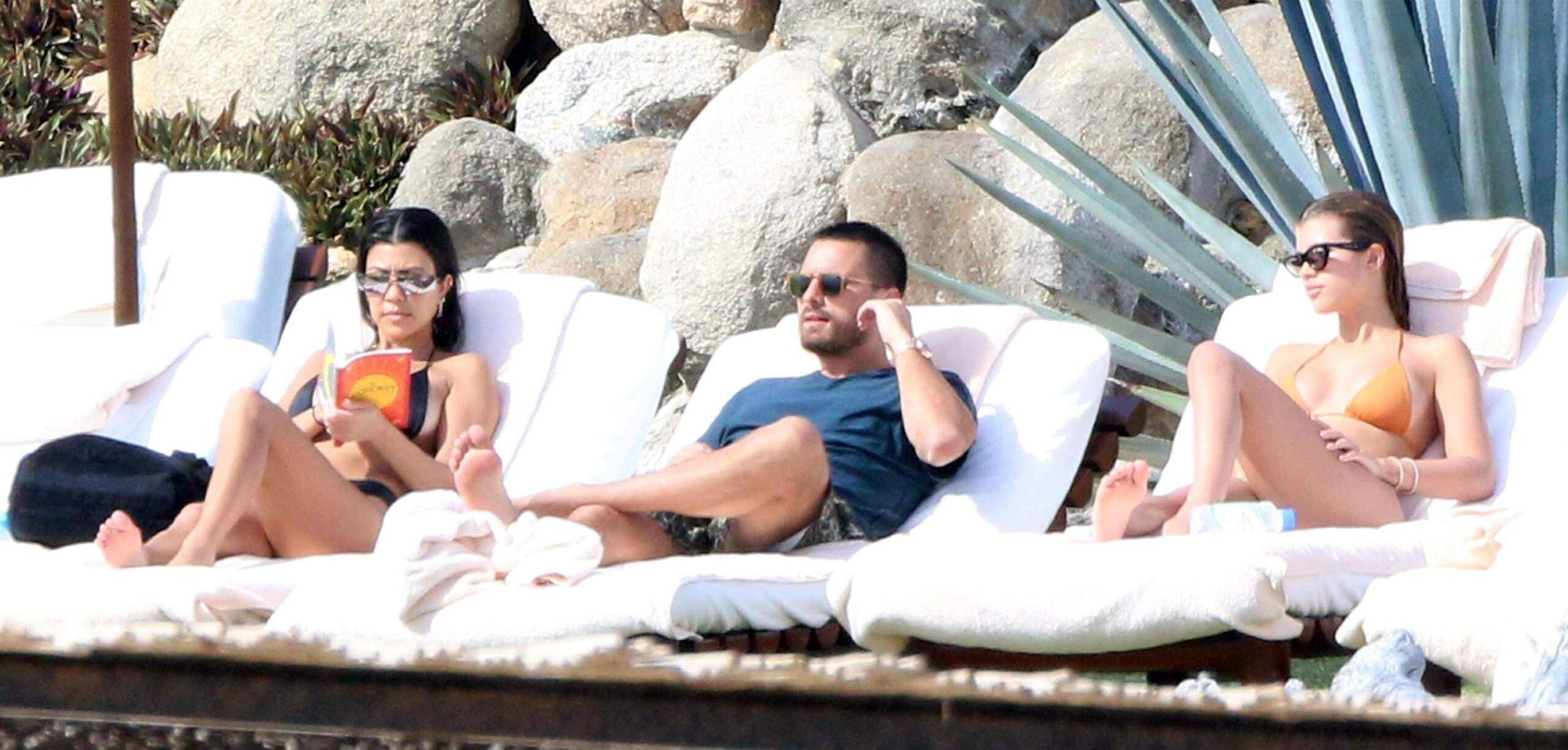 kourtney-kardashian-sofia-richie-bikini-36 kourtney kardashian sofia richie bikini 36 scaled