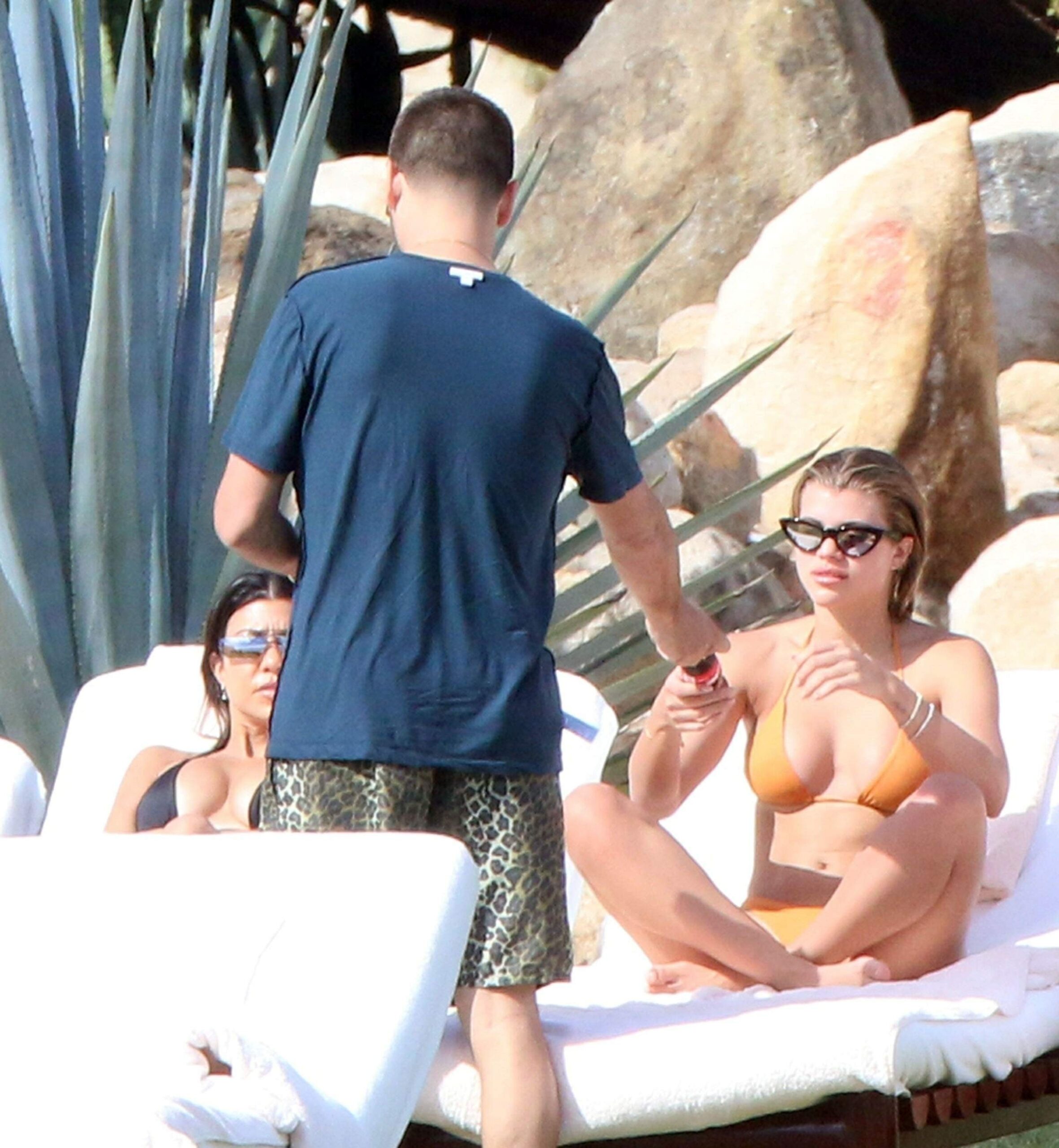 kourtney-kardashian-sofia-richie-bikini-38 kourtney kardashian sofia richie bikini 38 scaled