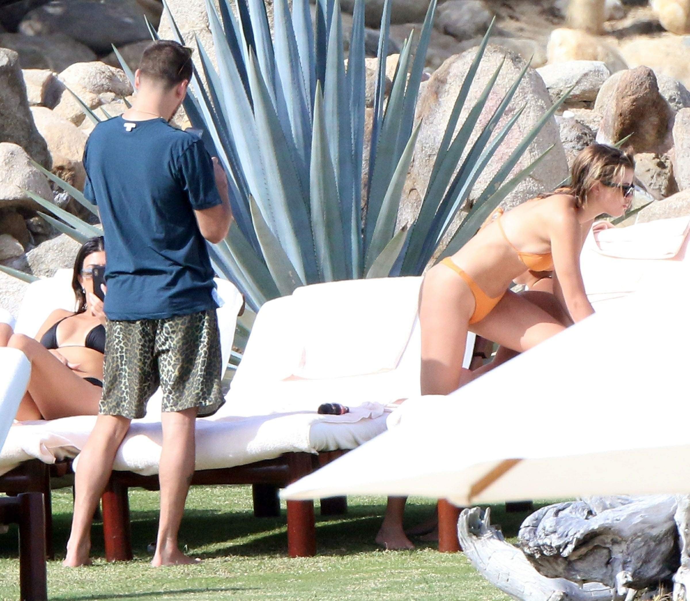 kourtney-kardashian-sofia-richie-bikini-42 kourtney kardashian sofia richie bikini 42